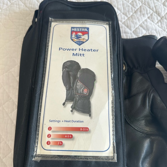 HESTRA Ladies Mittens, Size 8, no power, heaters are removed - Picture 4 of 5